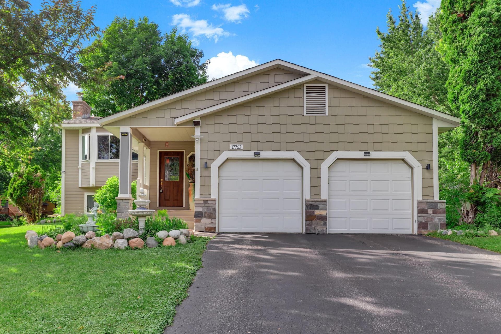 17762 S Shore Lane W, Eden Prairie, MN 55346