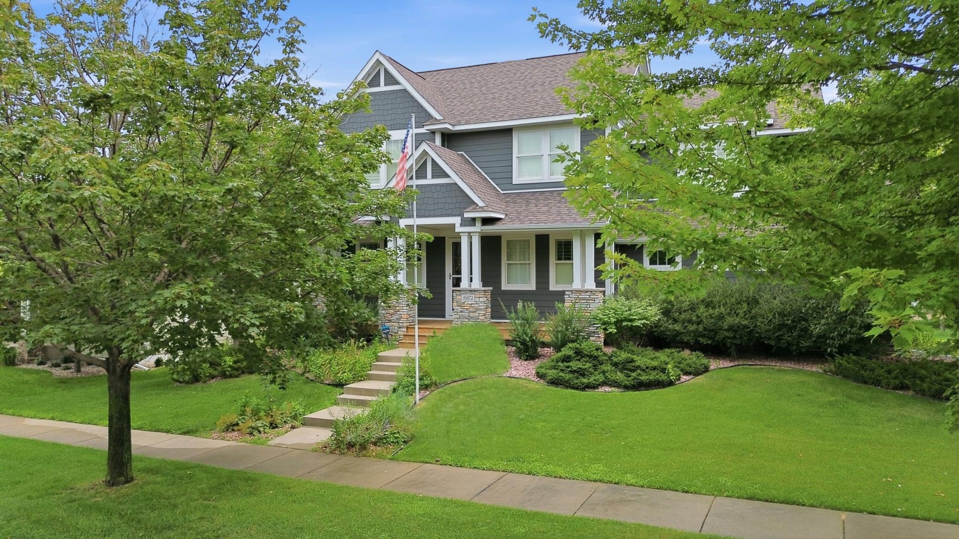 16872 Eagleview Drive, Lakeville, MN 55044