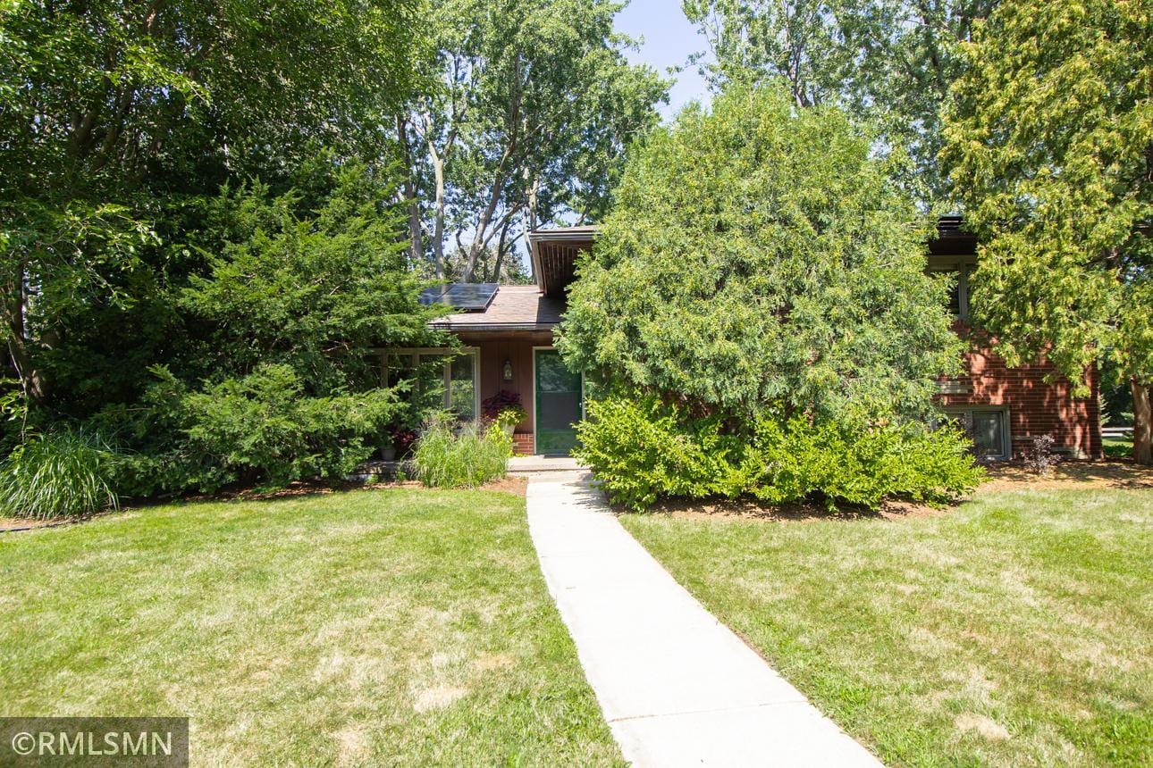 1 Hingham Circle, Mendota Heights, MN 55118