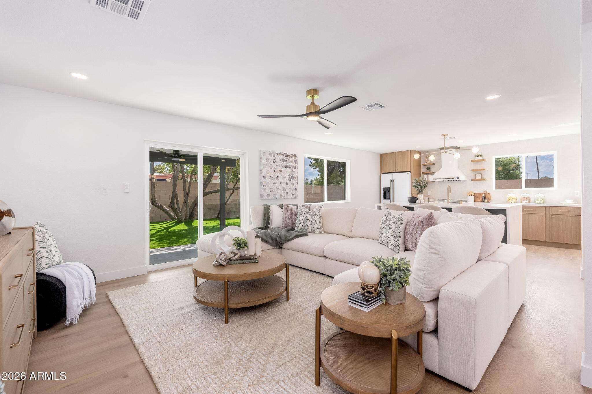 3601 E CHARTER OAK Road, Phoenix, AZ 85032