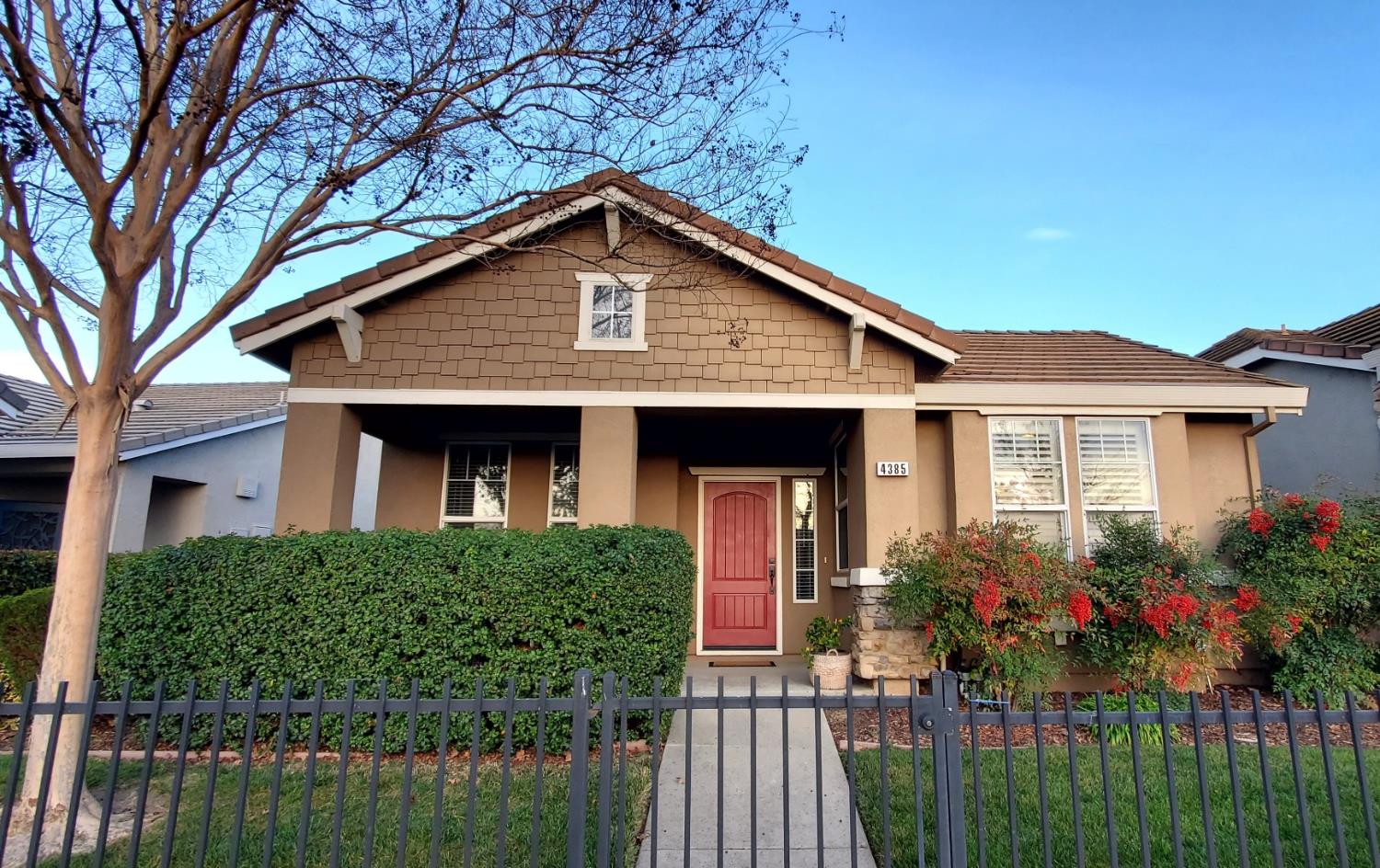4385 Hovnanian Dr, Sacramento, CA 95834