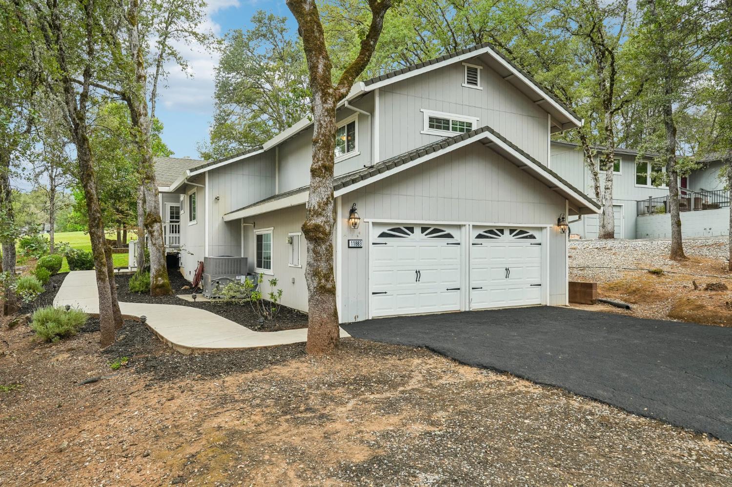 11883 Torrey Pines Dr, Auburn, CA 95602-8319