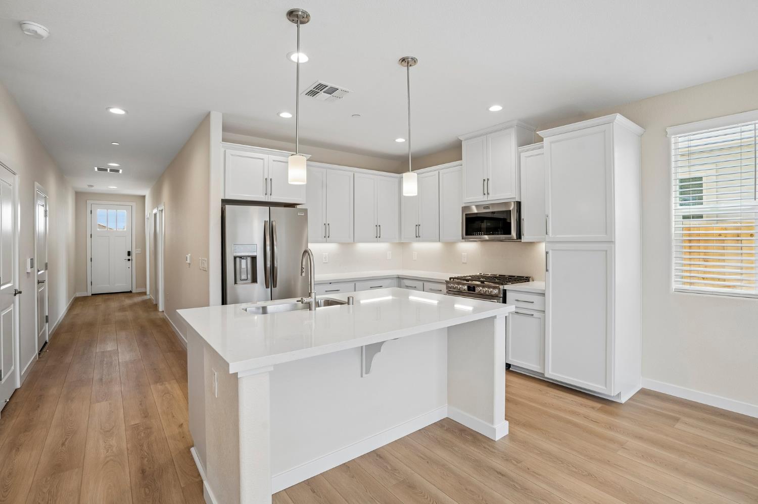 4040 Aura Way, Rancho Cordova, CA 95742-8217
