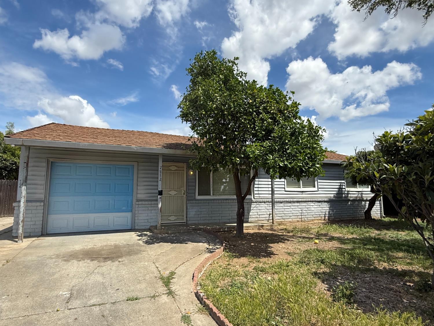 7812 51st Ave, Sacramento, CA 95828-2008