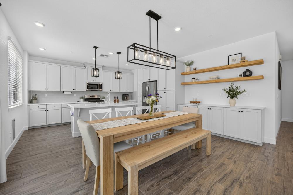 6016 Waddington Way, Roseville, CA 95747-4548