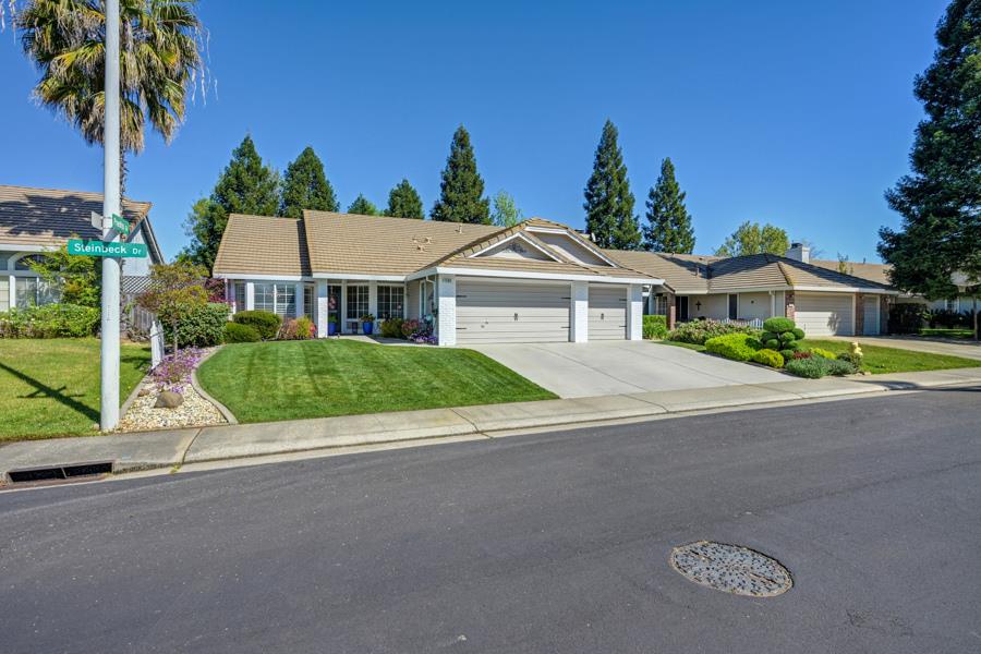 1506 Steinbeck Dr, Roseville, CA 95747-6945