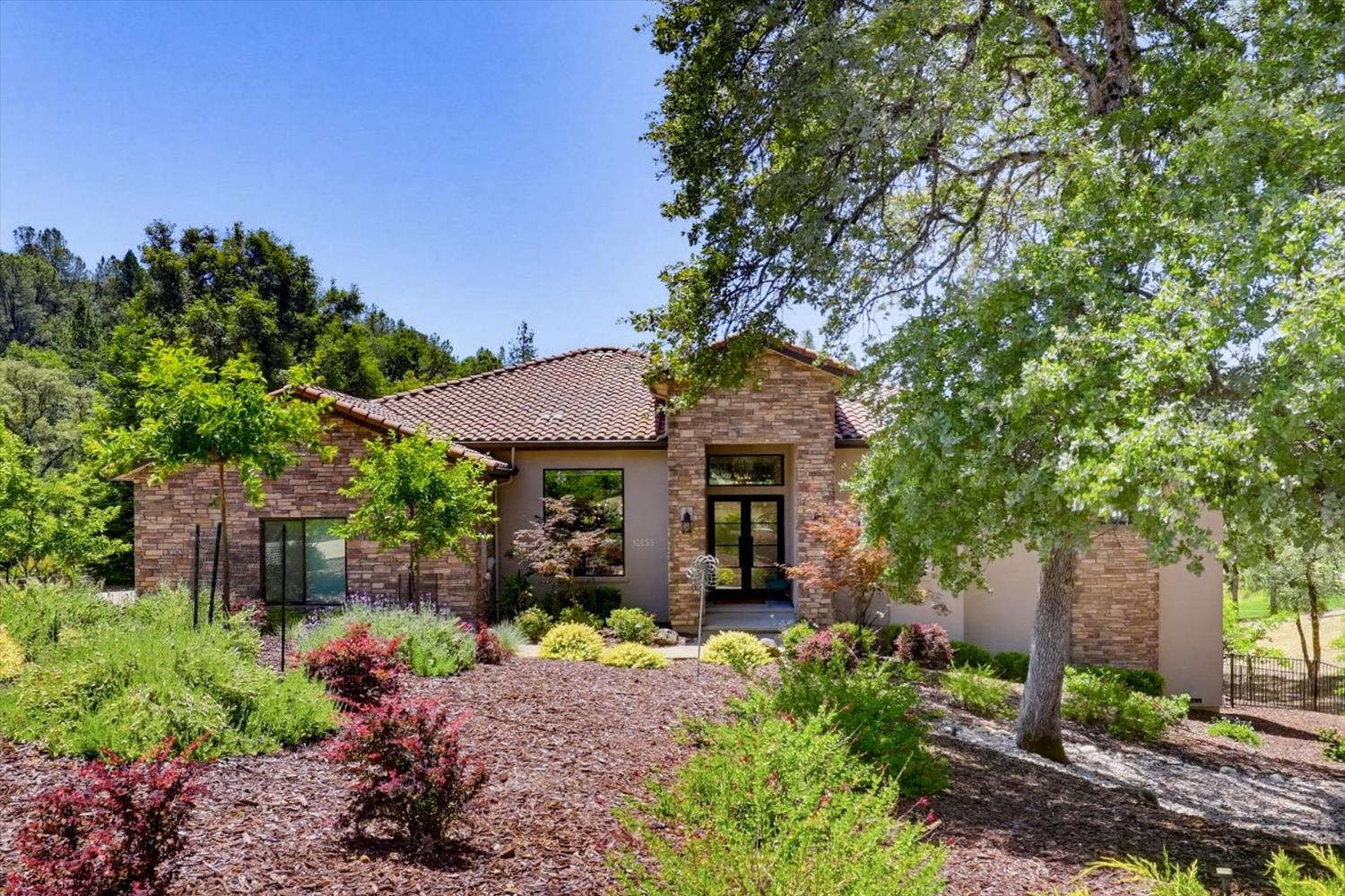 13056 Austin Forest Cir, Auburn, CA 95602-8616