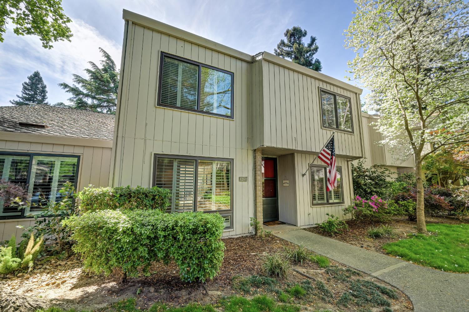 1257 Vanderbilt Way, Sacramento, CA 95825-6665