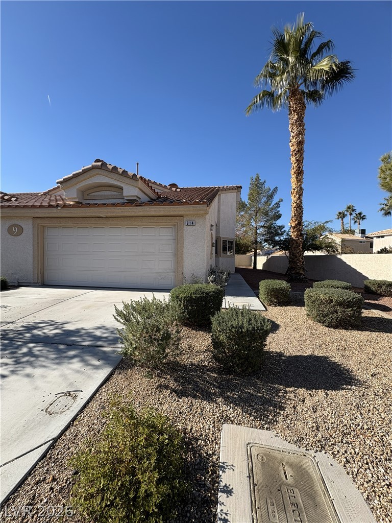 855 North Stephanie Street 914