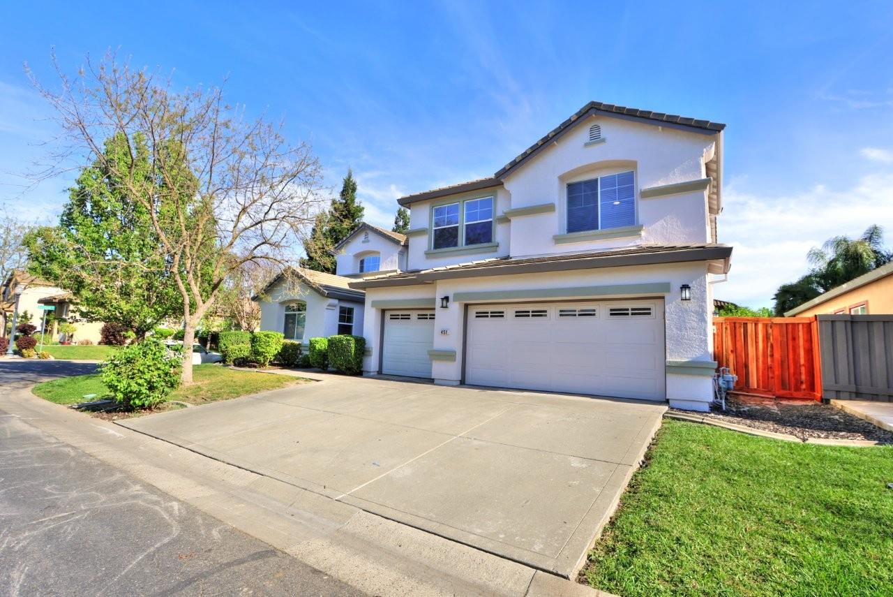 451 Hawkcrest Cir, Sacramento, CA 95835-2070