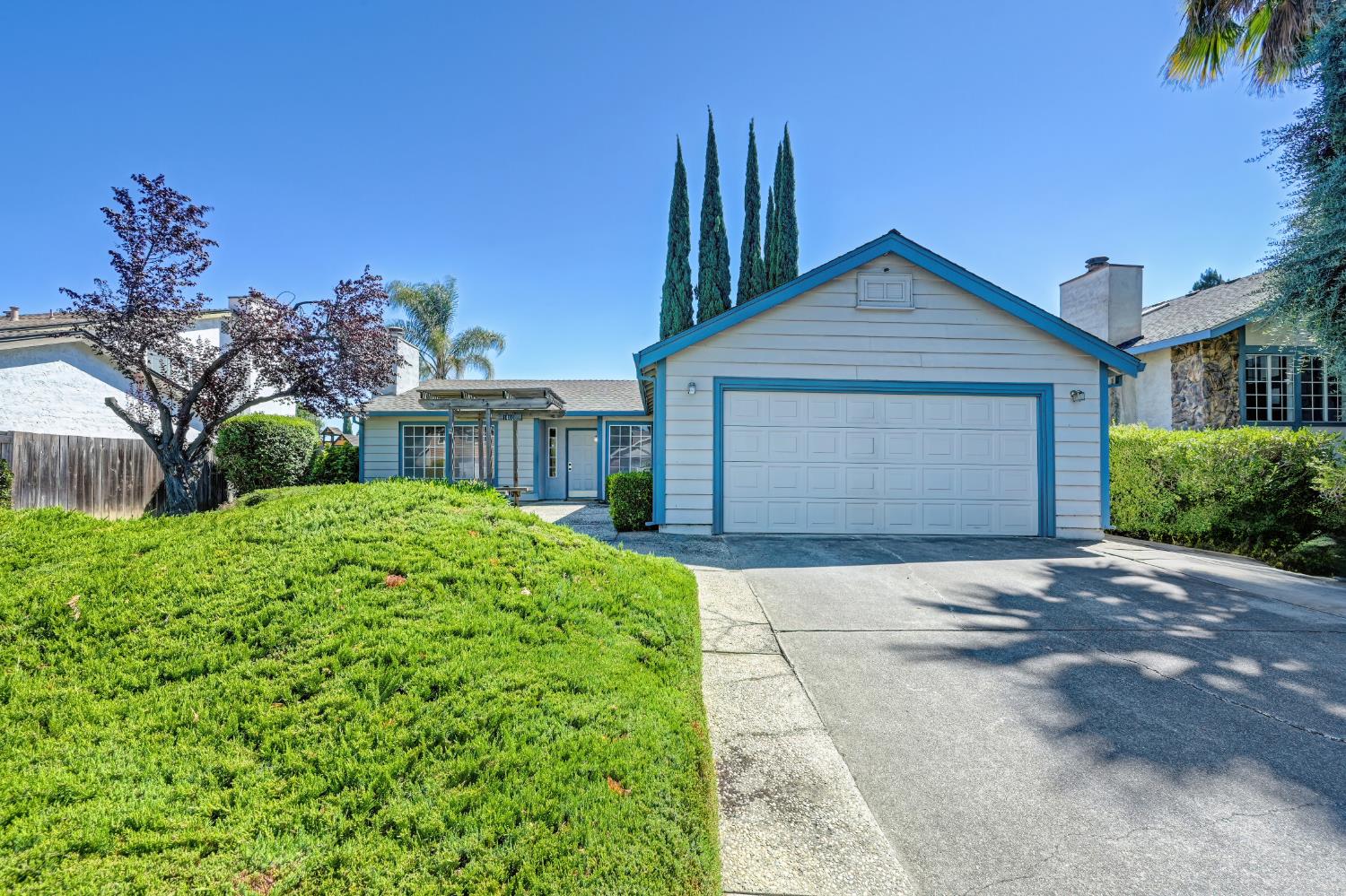 1168 Pebblewood Dr, Sacramento, CA 95833-1156