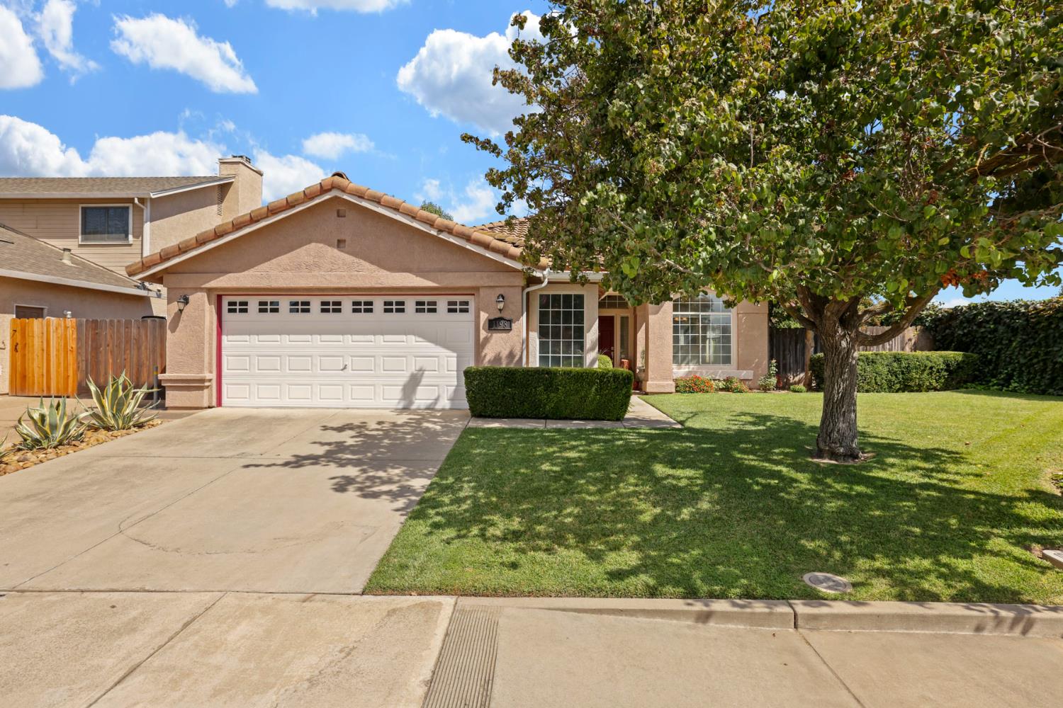 1198 Ruess Rd, Ripon, CA 95366-3114