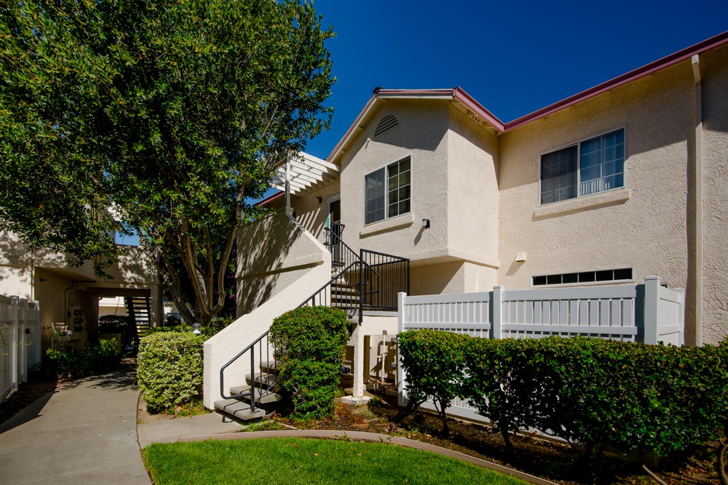 1045 Greene Ter, Davis, CA 95618-6373