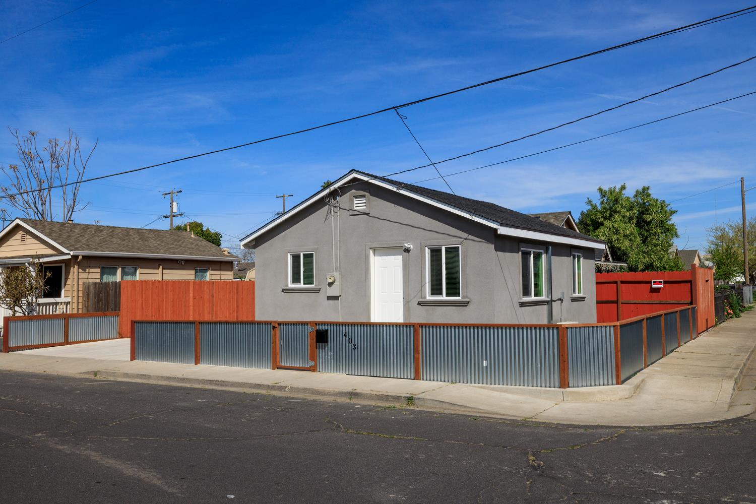 403 Stockton St, Manteca, CA 95337-5554