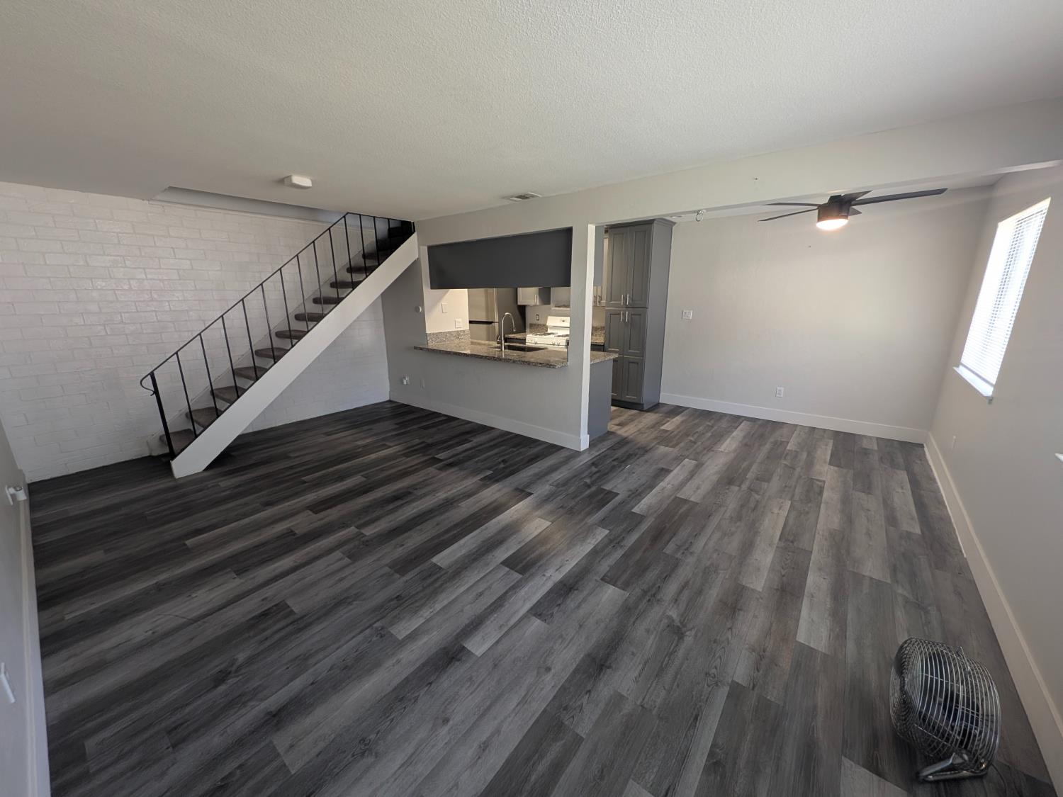 6438 Auburn Blvd #2, Citrus Heights, CA 95621-5262
