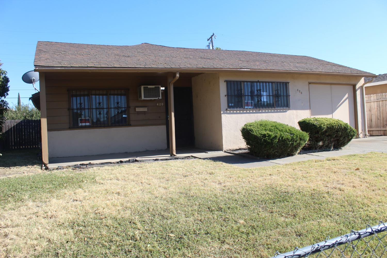 420 Howard St, Stockton, CA 95206-2536
