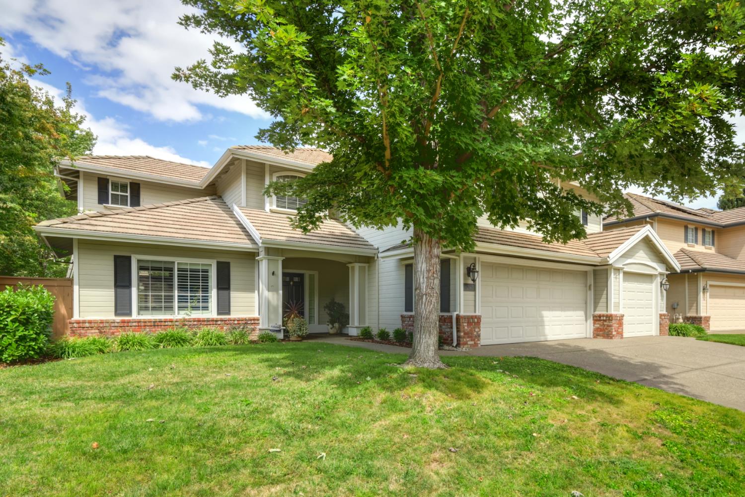 11925 Rising Sun Way, Gold River, CA 95670-8388