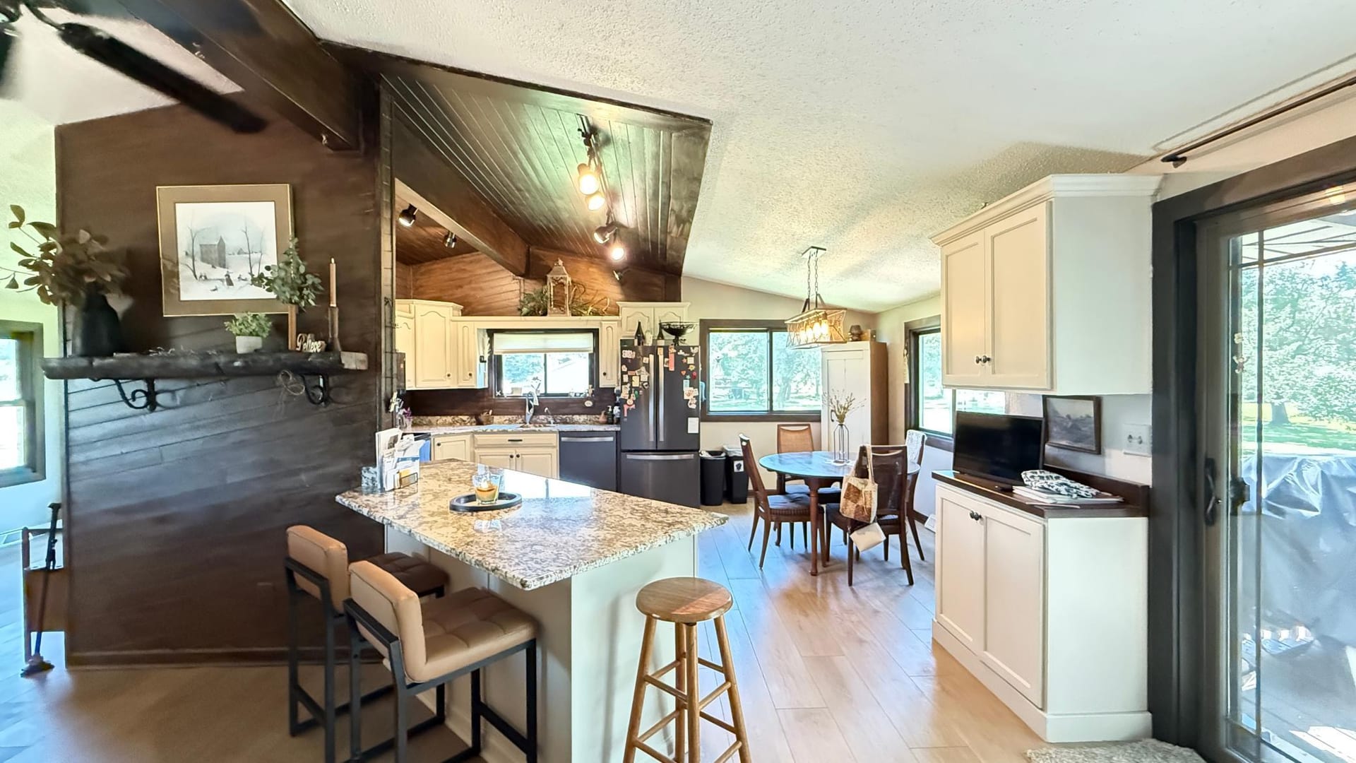 244 W Christenson Avenue, Appleton, MN 56208