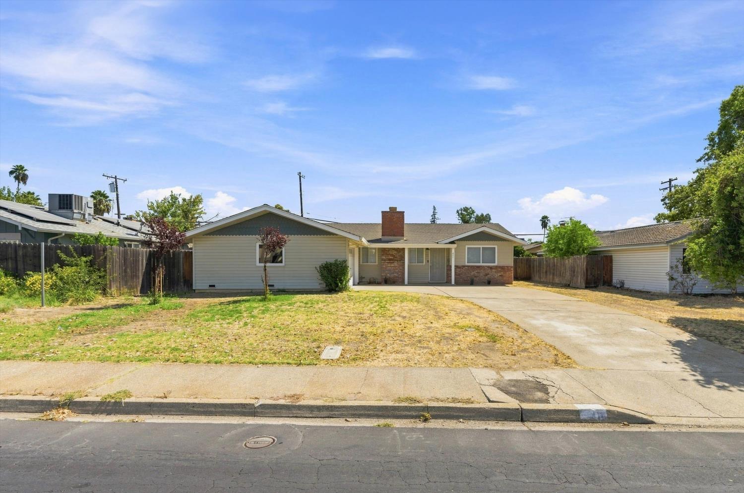 411 Sunrise Ave, Roseville, CA 95661