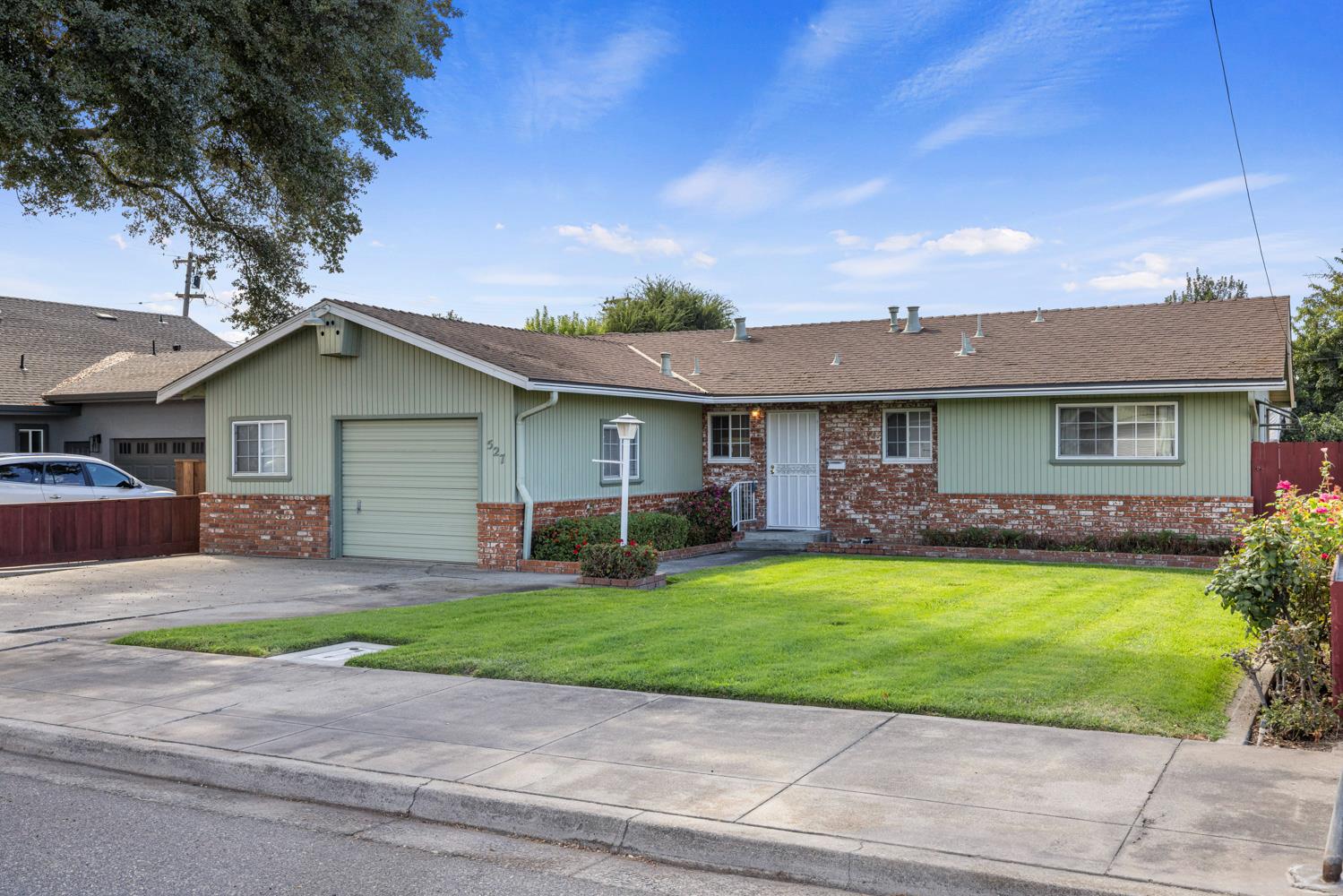 527 Poplar St, Oakdale, CA 95361-2941