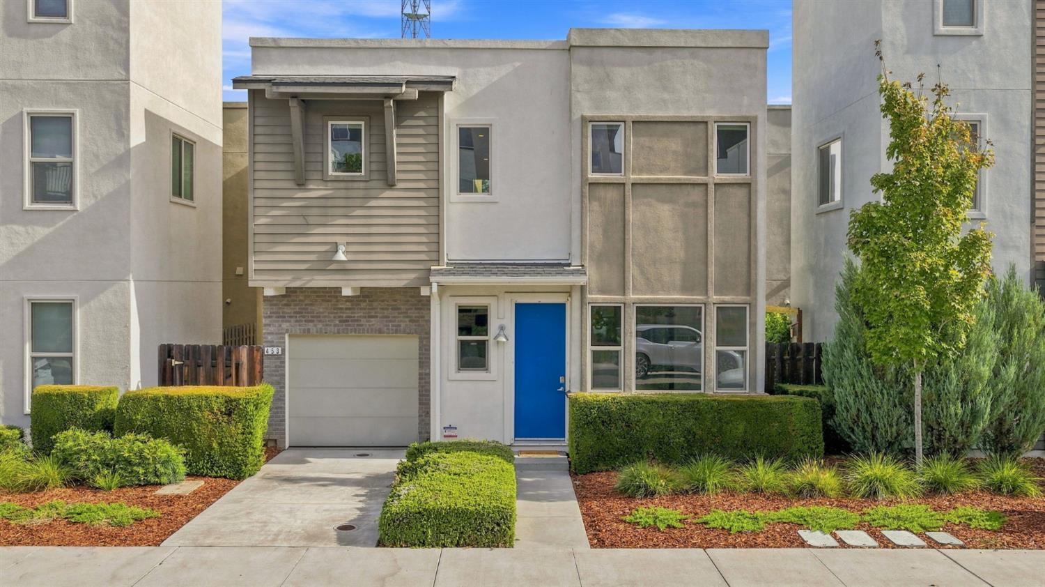 453 Crate Ave, Sacramento, CA 95818-2861
