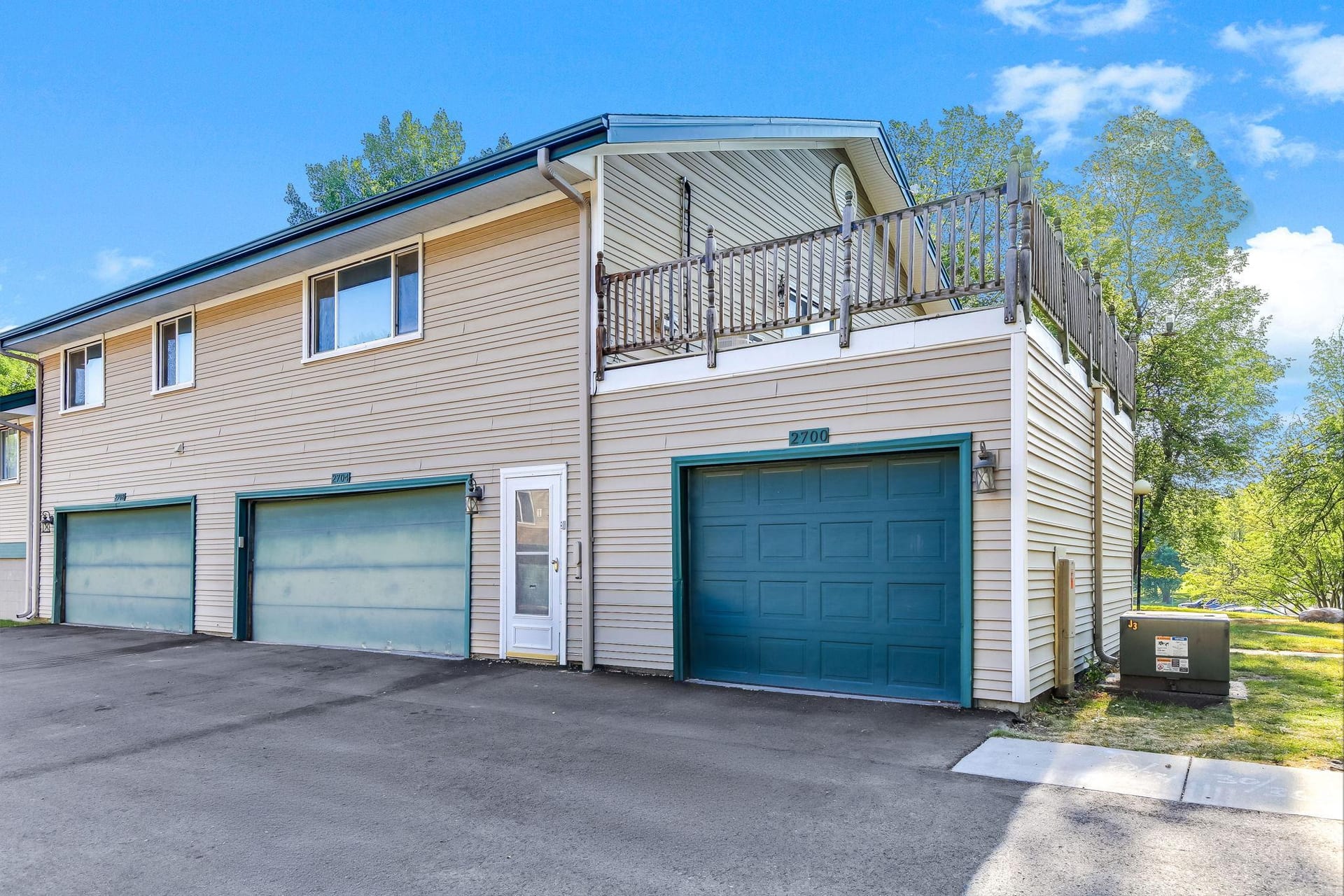 2700 Shenandoah Lane N, Plymouth, MN 55447