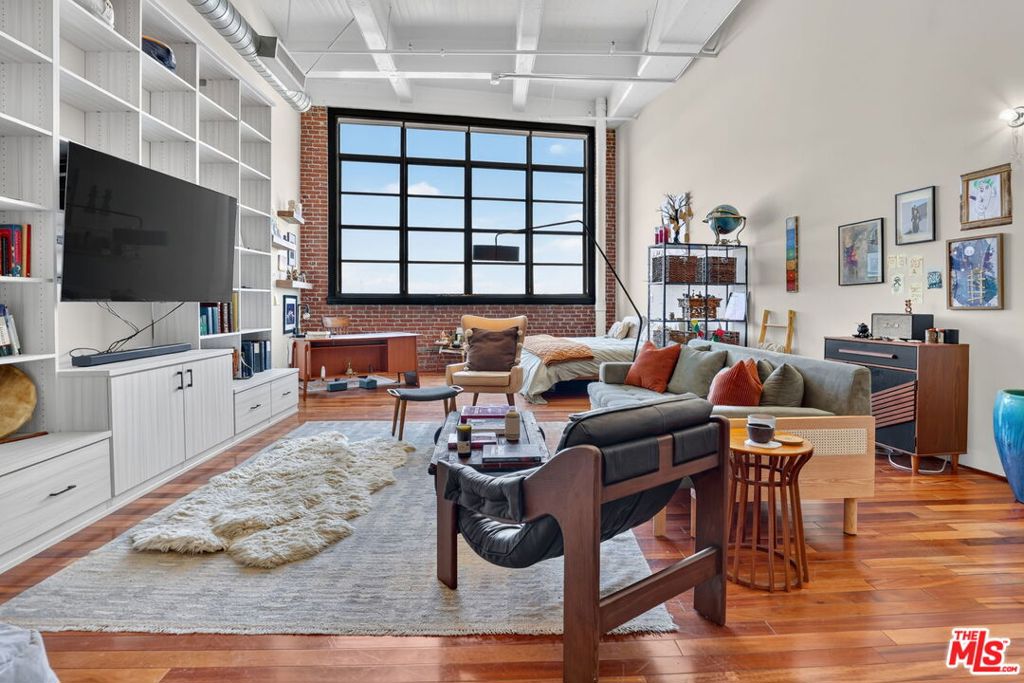 1850 Industrial Street 606