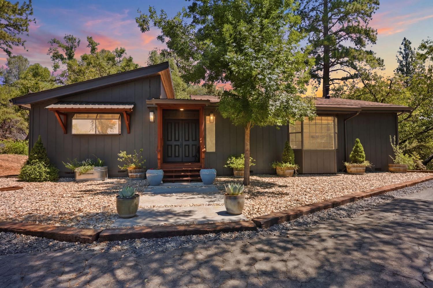 1547 Nugget Dr, Murphys, CA 95247
