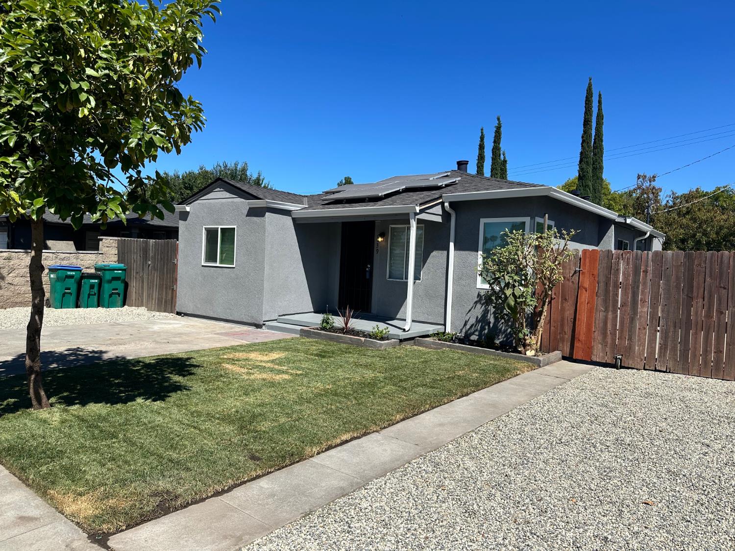 539 E Mendocino Ave, Stockton, CA 95204-3452
