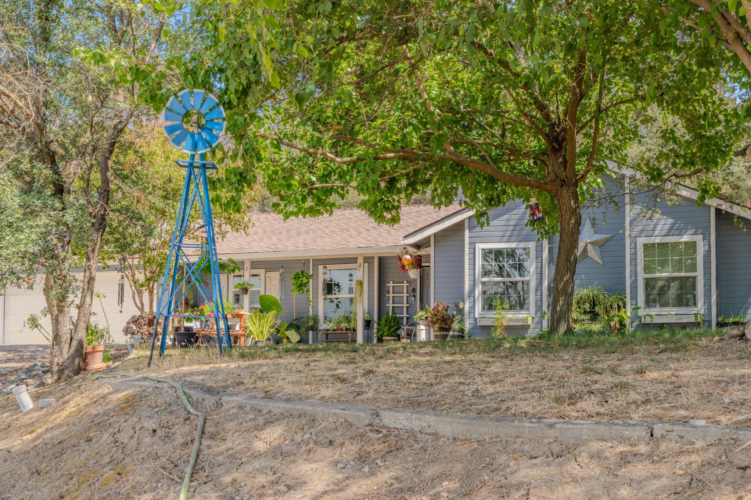 2023 Berkesey Dr, Valley Springs, CA 95252-8876