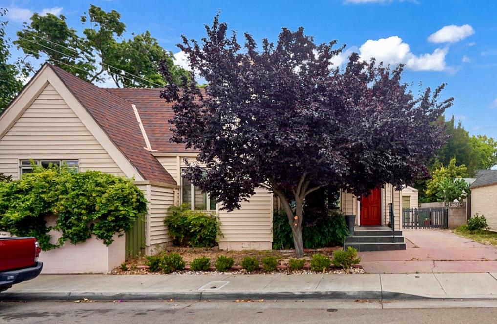 1320 Holly Dr, Tracy, CA 95376