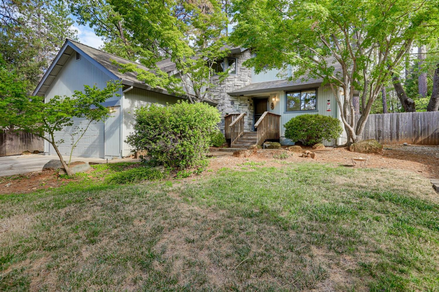 11970 Hanley Dr, Grass Valley, CA 95949
