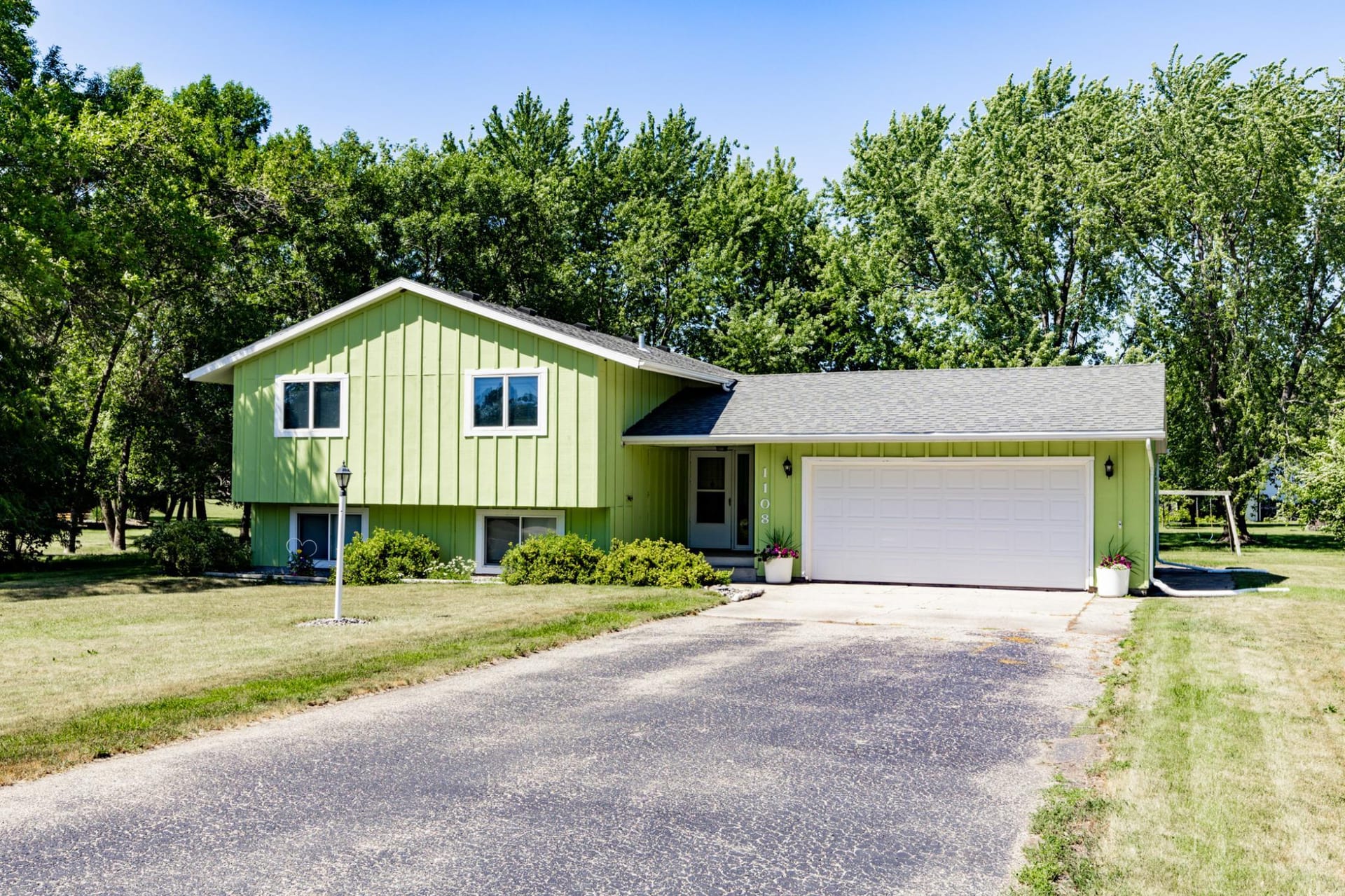 1108 62nd Avenue N, Moorhead, MN 56560