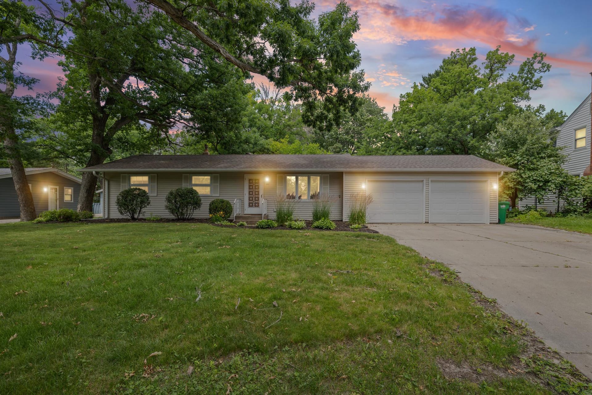 605 Arner Avenue, Shoreview, MN 55126