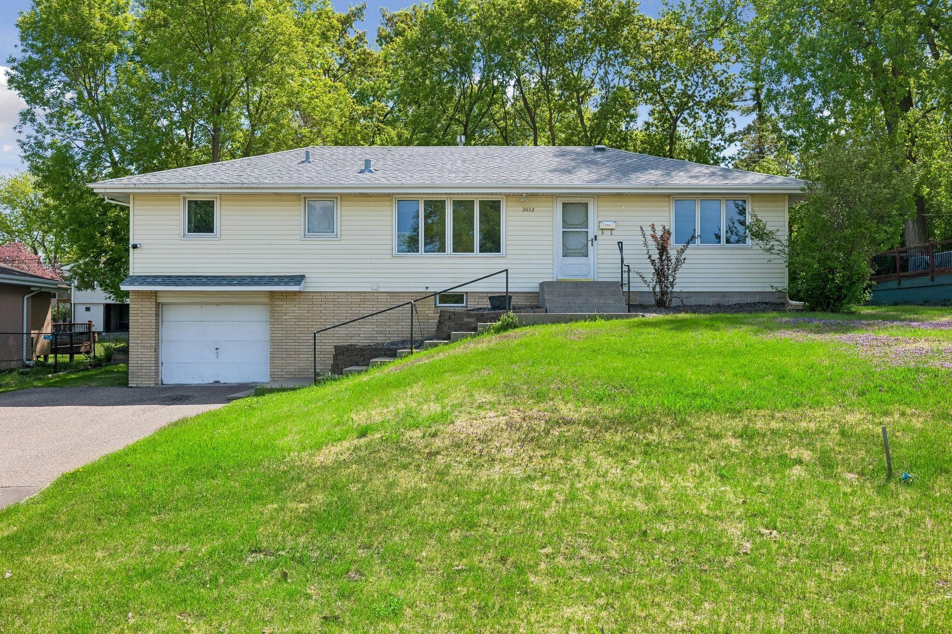 3032 Louisiana Avenue N, Crystal, MN 55427