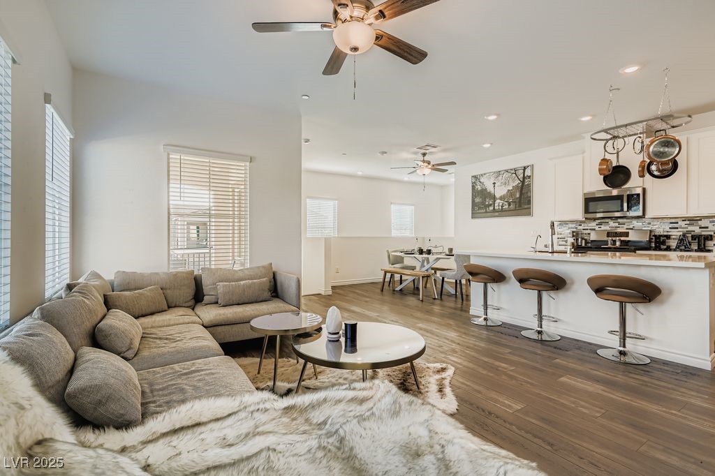 275 Callen Falls Avenue 2125