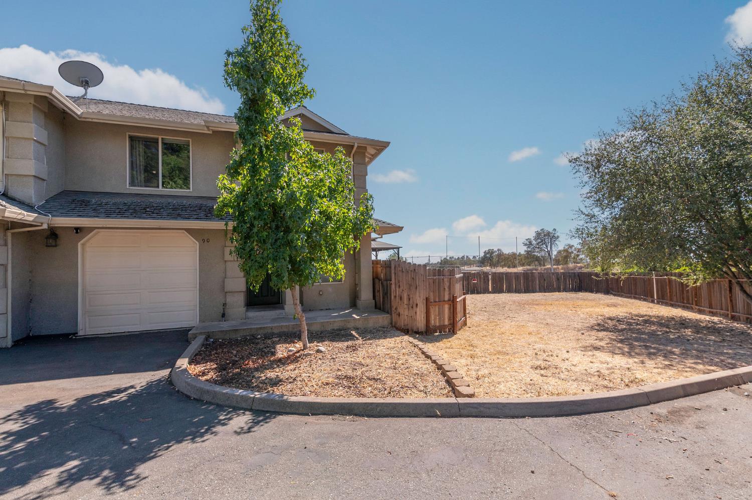 90 Westview Dr, Jackson, CA 95642-9505