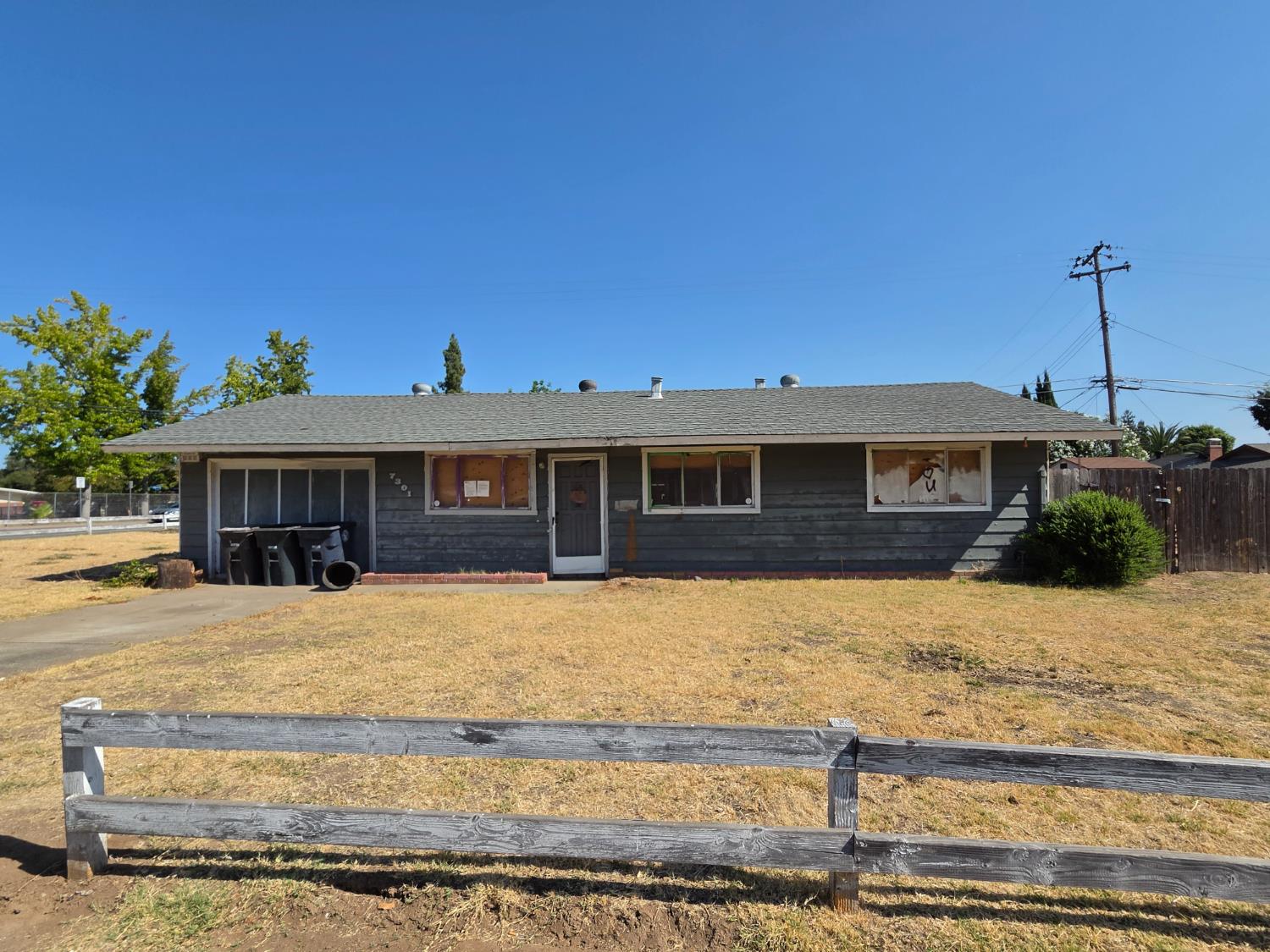 7301 Grand Oaks Blvd, Citrus Heights, CA 95621-1254