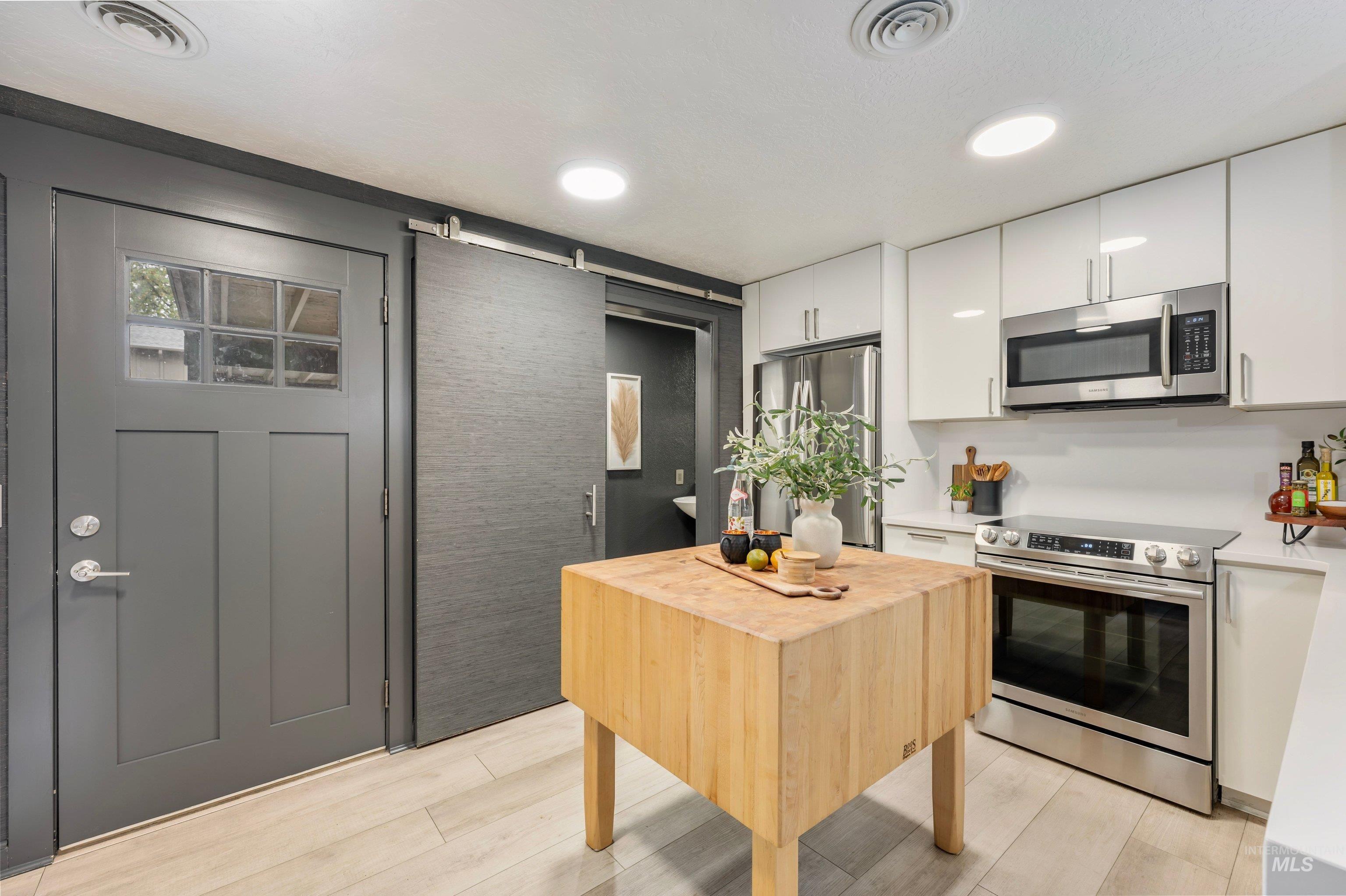 284 N Eagle Glen Ln, Eagle ID 83616