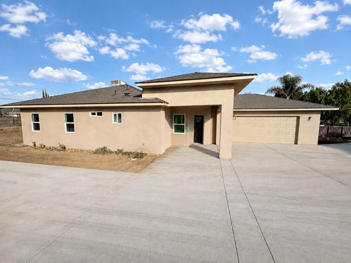 937 E St, Los Banos, CA 93635-3718