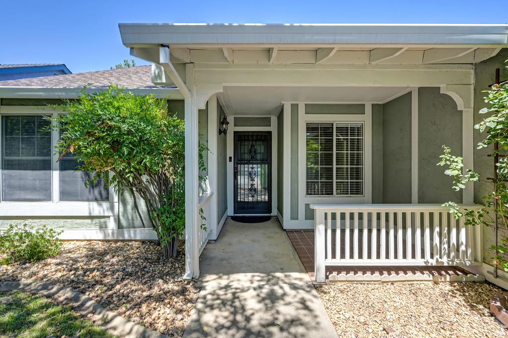 2712 Stoughton Way, Sacramento, CA 95827-1071