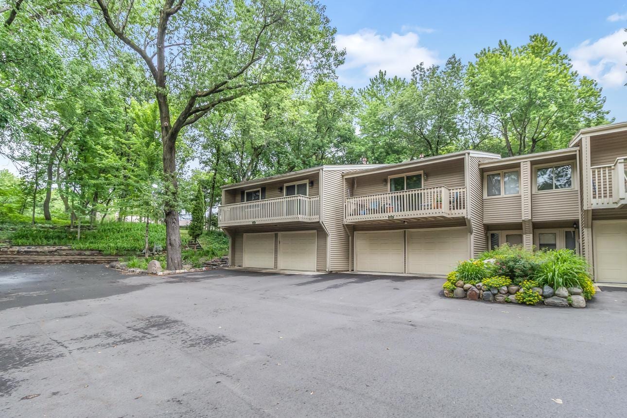 13404 Oakland Drive, Burnsville, MN 55337