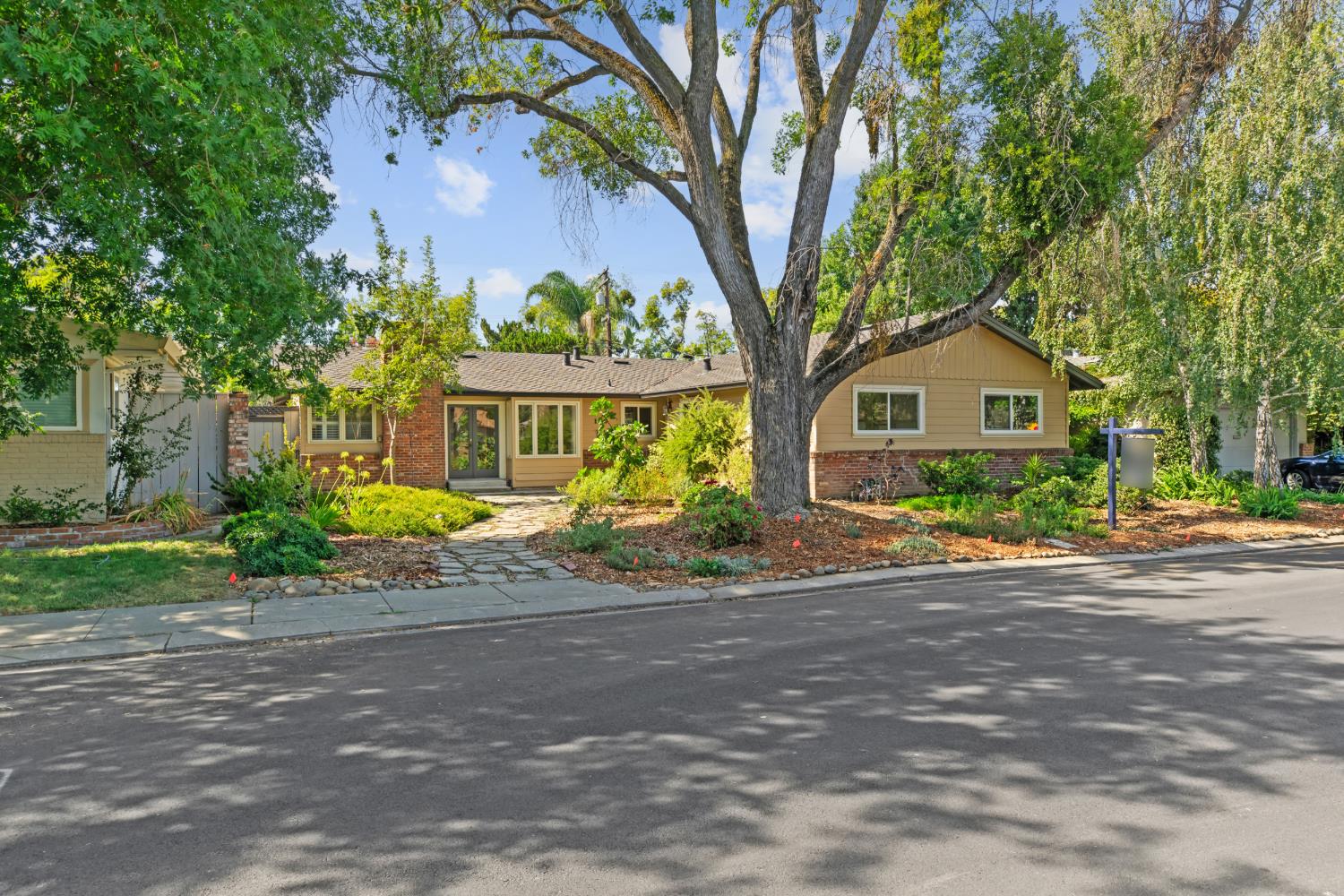 1418 Fordham Ave, Modesto, CA 95350-5712