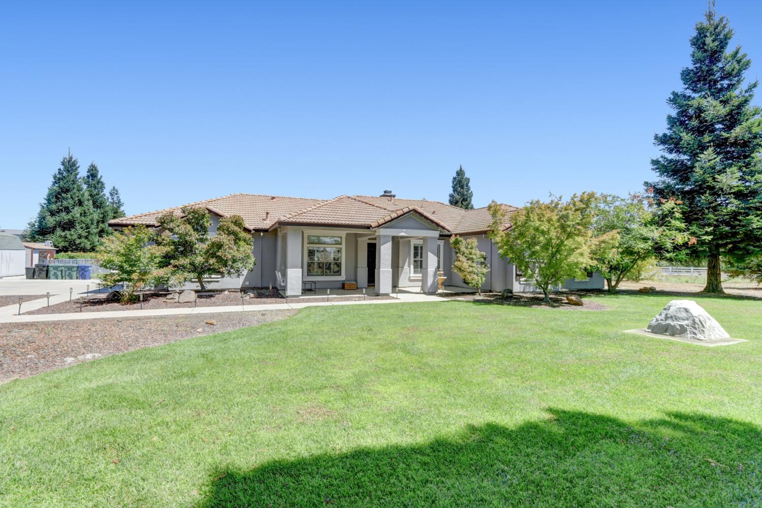 9595 Stablegate Rd, Wilton, CA 95693-9214