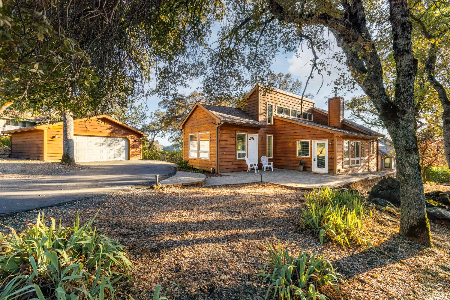 14087 Sun Forest Dr, Penn Valley, CA 95946-9539