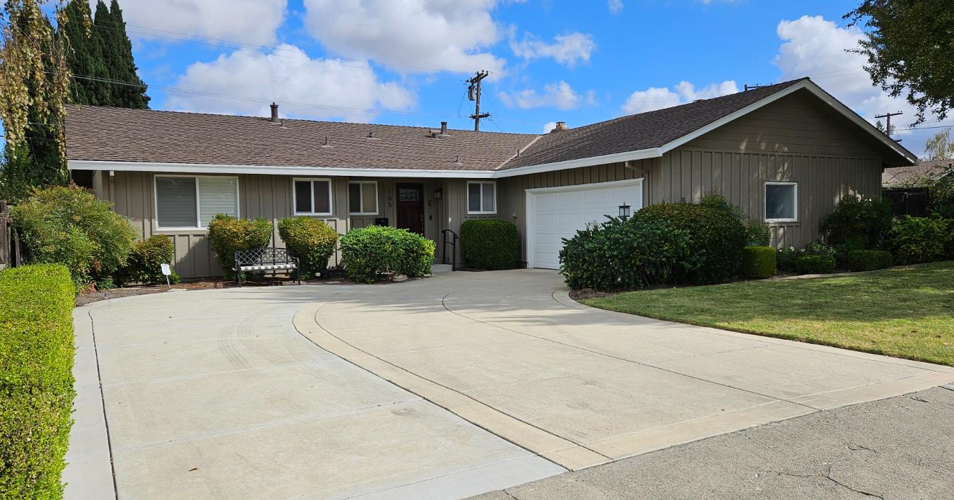 105 Toyon Dr, Woodland, CA 95695-5340