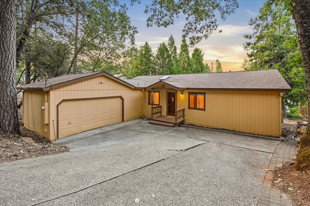 11261 Edward Dr, Grass Valley, CA 95949-6654
