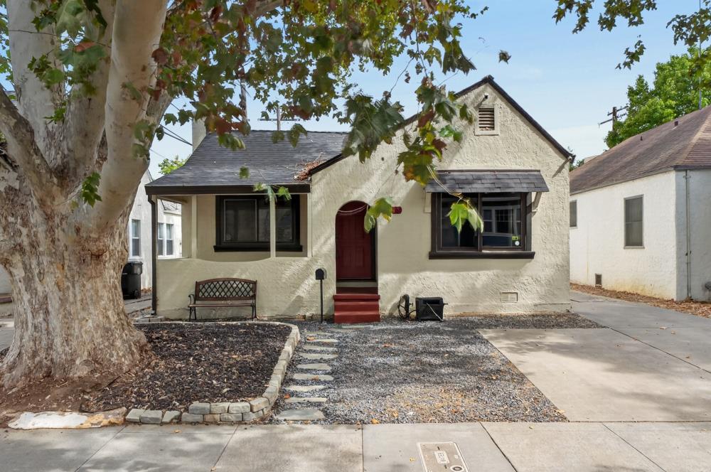 1713 Burnett Way, Sacramento, CA 95818-2323