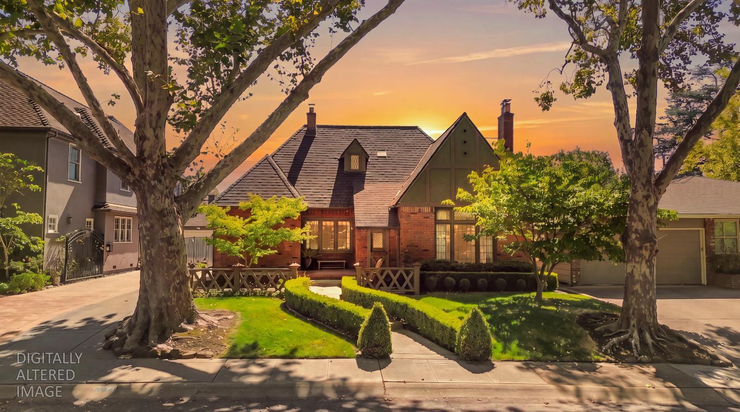 941 45th St, Sacramento, CA 95819-3409
