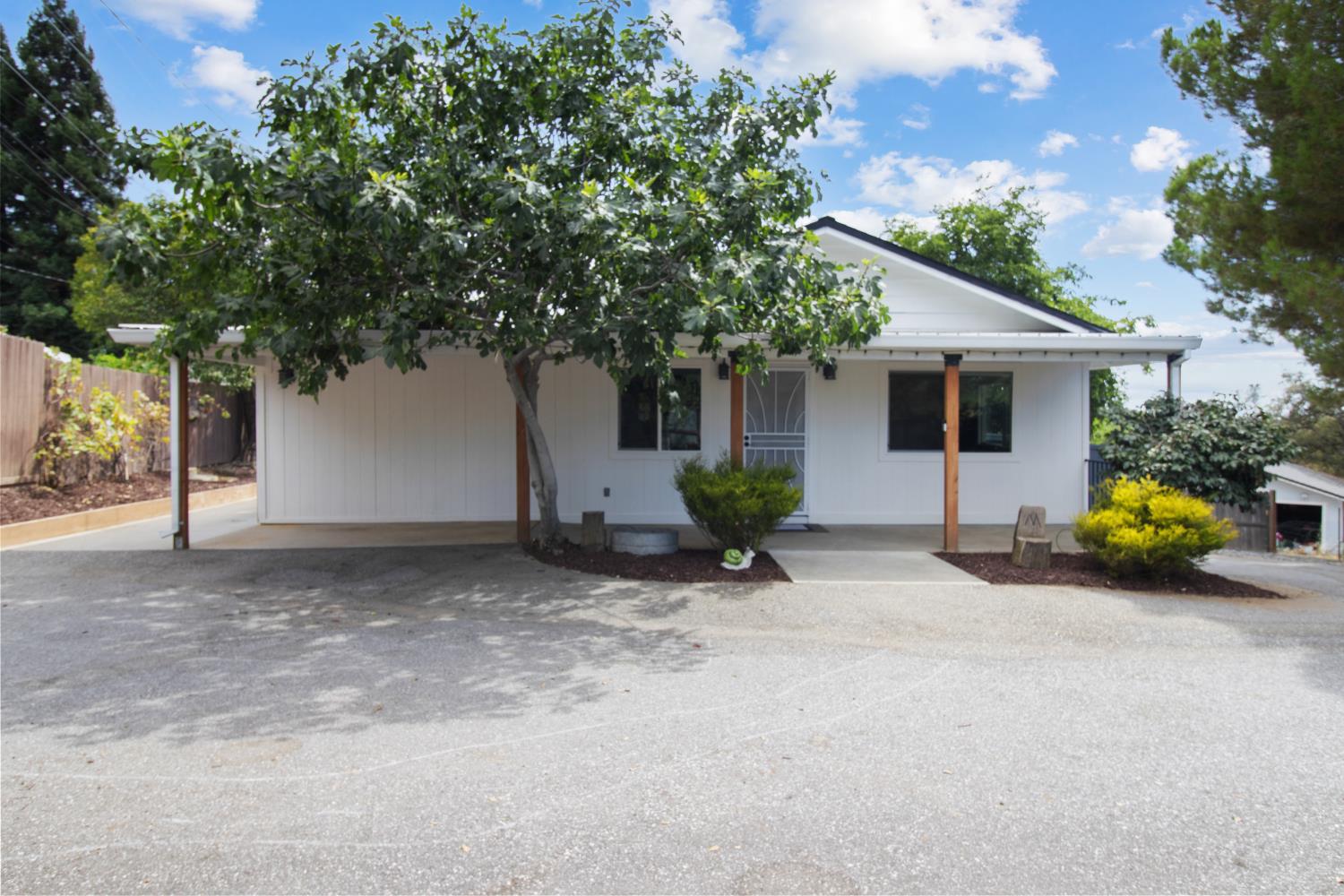 3635 Bell Rd, Auburn, CA 95603-9201